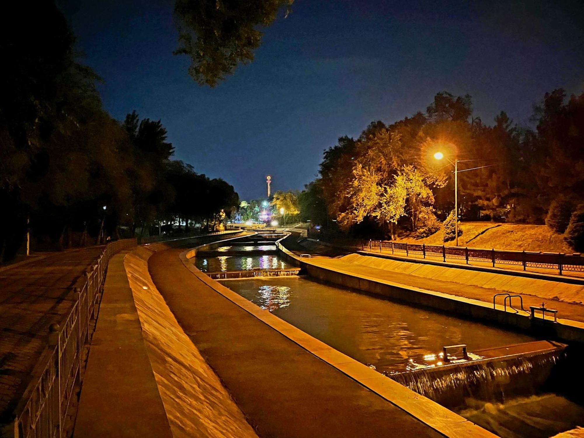 Квартира На Набережной Almaty Exterior photo